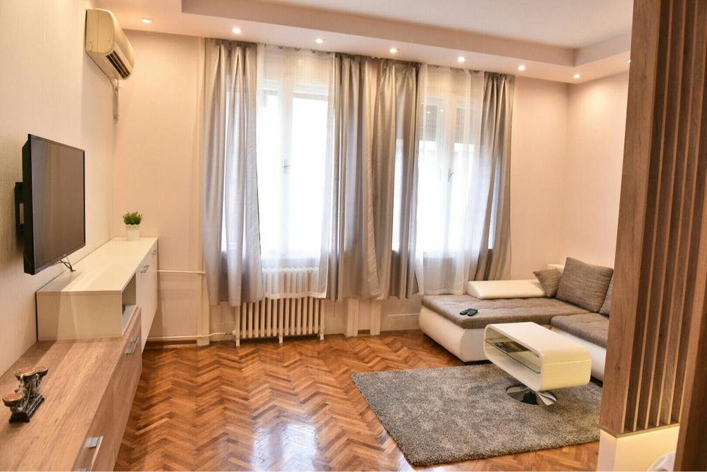 نوفي ساد Bojan Central Apartment المظهر الخارجي الصورة